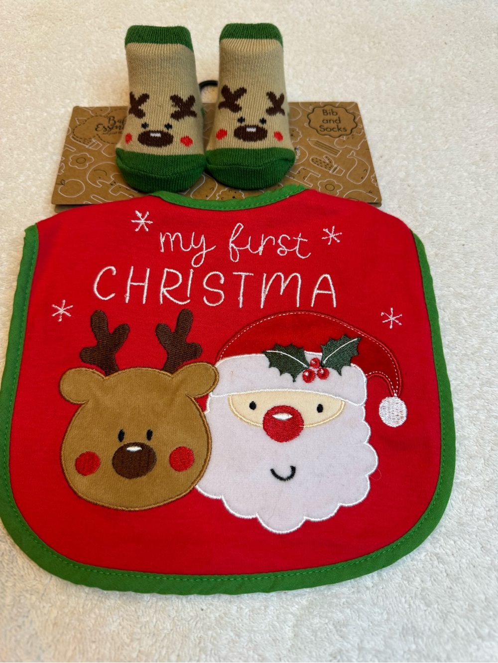NWT Baby Essentials My First Christmas Bib & Socks Set Reindeer Santa 0-6 months